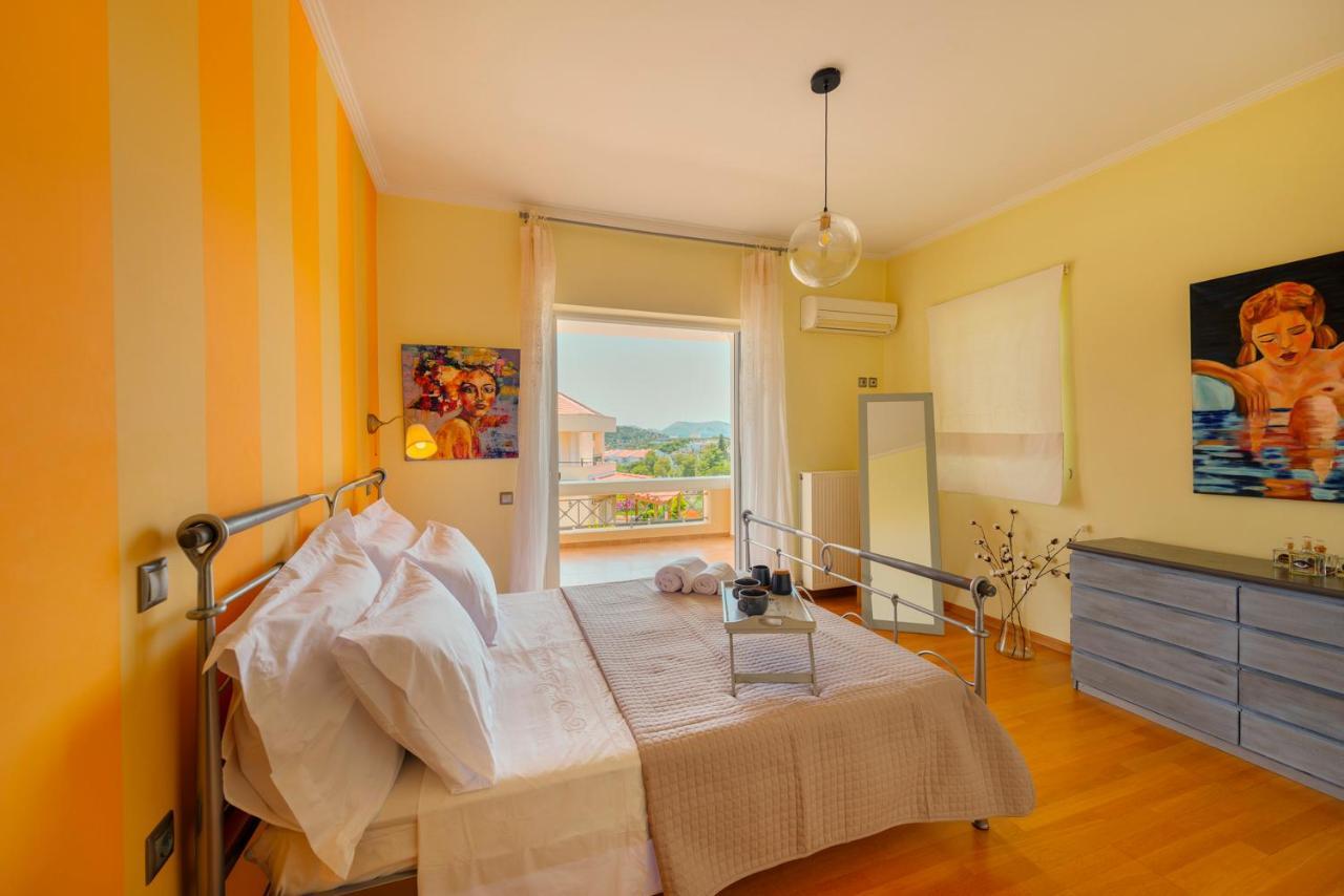 The Painters Luxurious Villa Анависос Екстериор снимка