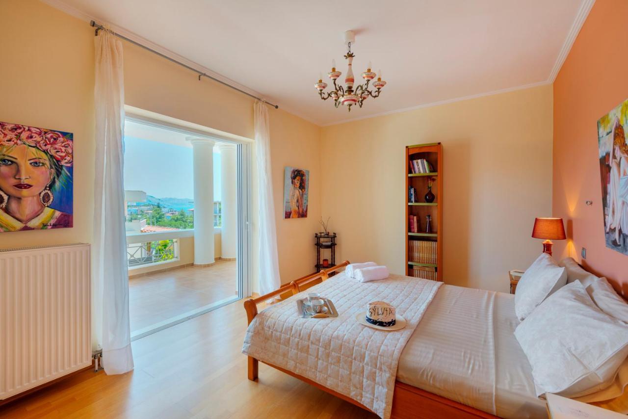 The Painters Luxurious Villa Анависос Екстериор снимка