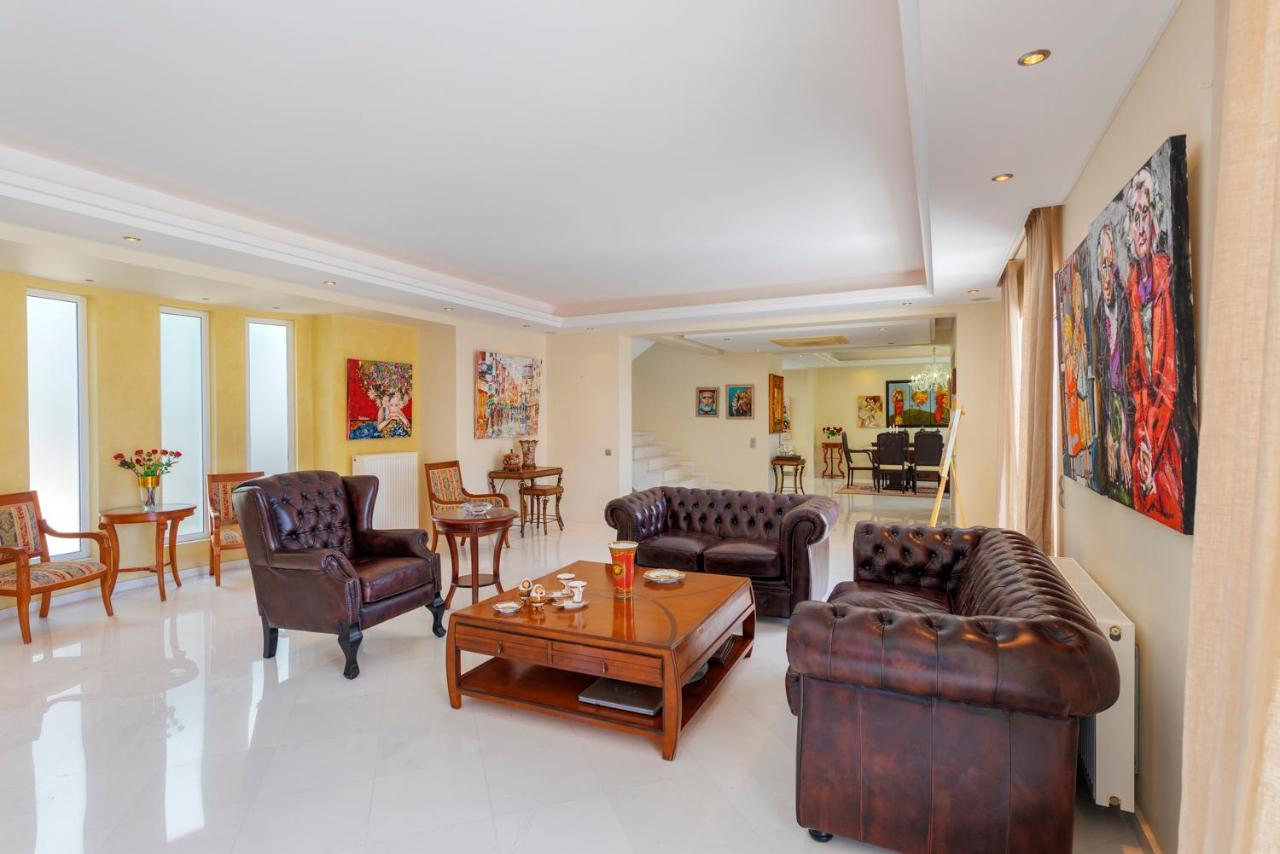 The Painters Luxurious Villa Анависос Екстериор снимка
